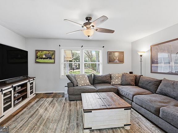 5th image of 326 Remsdale Rd