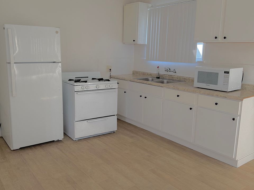 1st image of 8700 Parthenia Pl #4