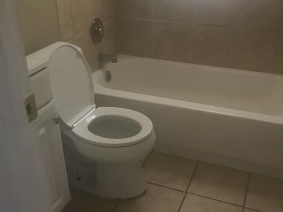 4th image of 3112 Fordhaven Rd #4