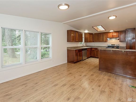 5th image of 14309 134th St NW