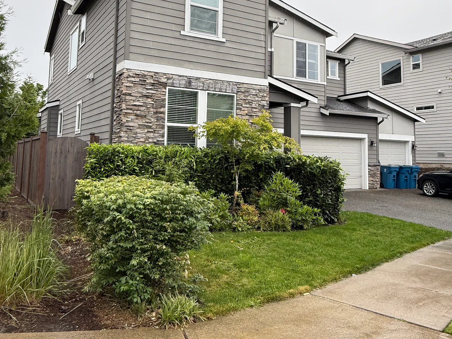 4 bed, 2.5 bath, 2832 sqft, $3,950 — Photo 2