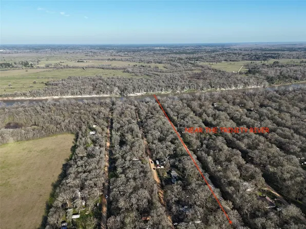 512 Martinez St, Coldspring, TX 77331
