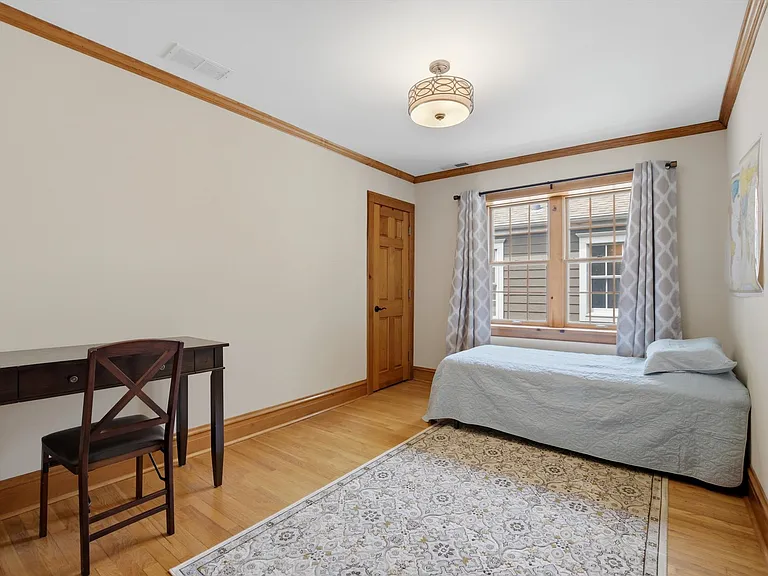 822 S Chester Ave — Photo 29