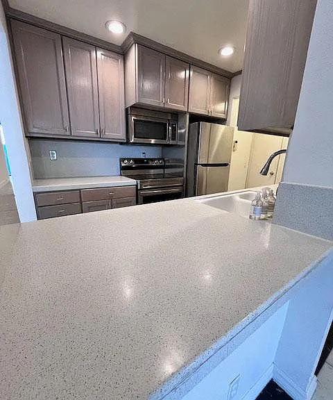 906 N Doheny Dr #512 — Photo 13