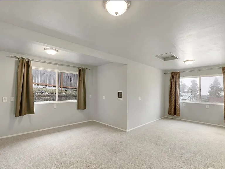 1509 Juniper St — Photo 4