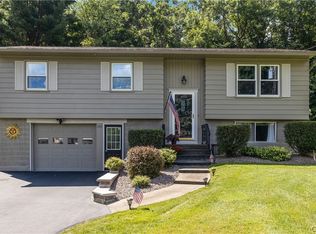 102 Hawthorne Way, Chittenango, NY 13037