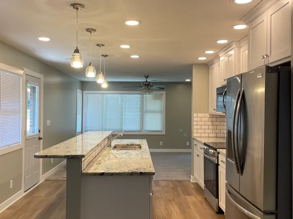 4551 Meredeth St, Lincoln, NE 68506