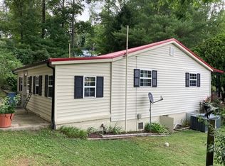 1414 Cove Rd, Dandridge, TN 37725