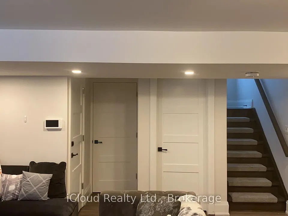 154 Delhi Ave #BASEMENT
