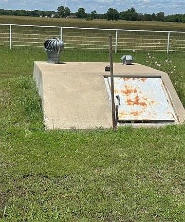 4th image of 3377 N 368th Rd
