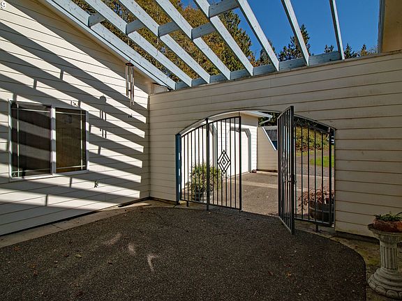 4th image of 20599 Ilmari Rd