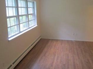 33 Glenna Little Trl, Huntington, NY
