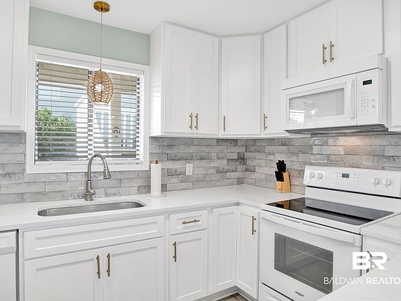 4th image of 25925 Canal Rd #101