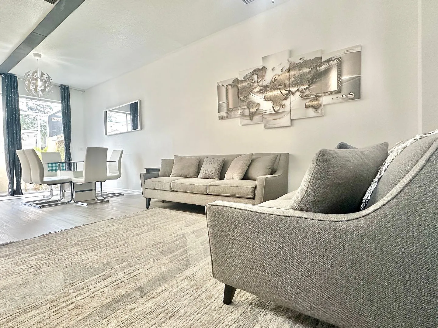 Exceptional end-unit 4Bedrooms / 3.5Bath townhome minutes from Disney Parks! — Photo 4