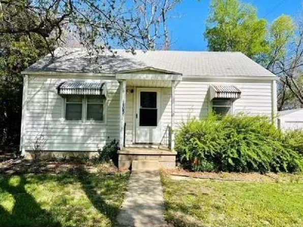 1105 Osborne St, Salina, KS 67401