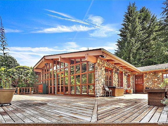 4th image of 648 W Lake Samish Dr
