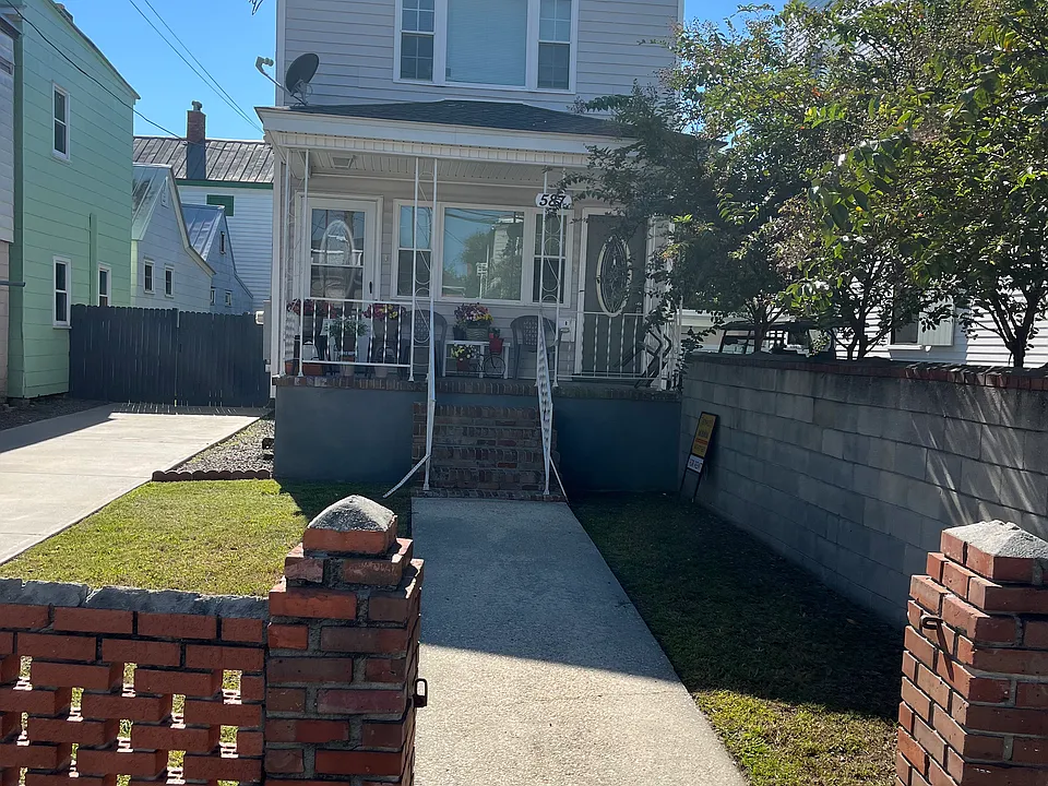 587 Rutledge Ave #B