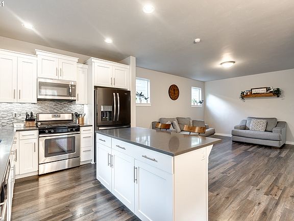 2nd image of 6616 NE 68th Ave