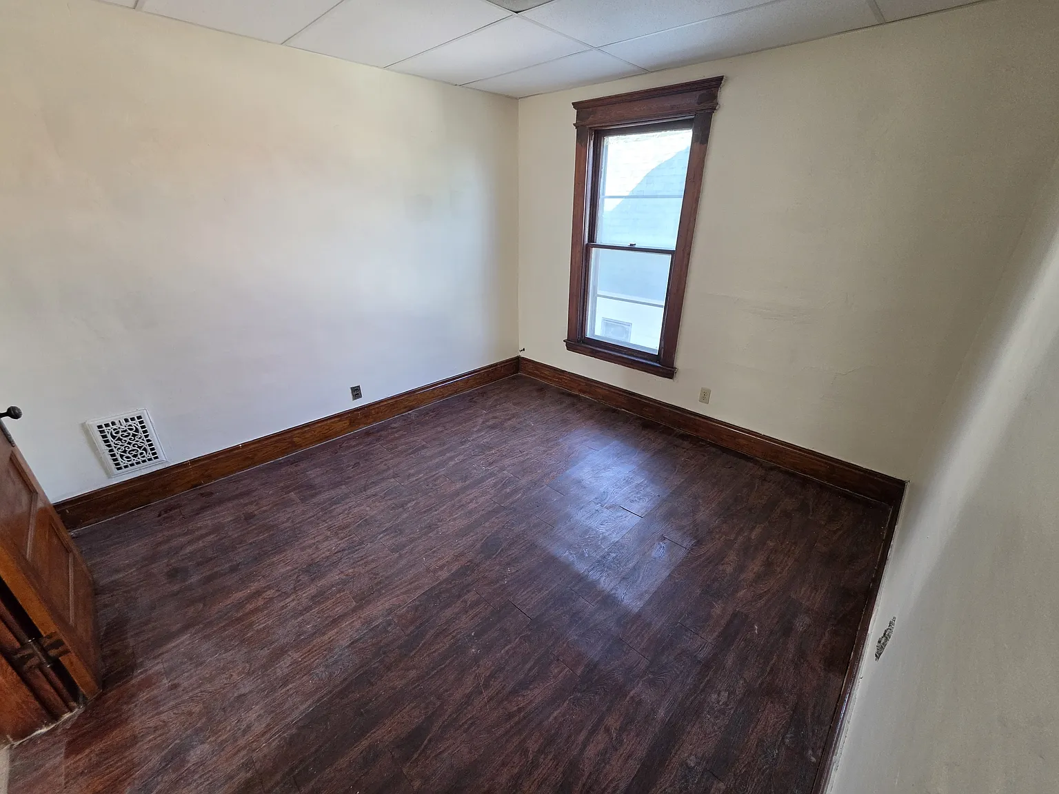 1 bed, 1200 sqft, $1,050 — Photo 4
