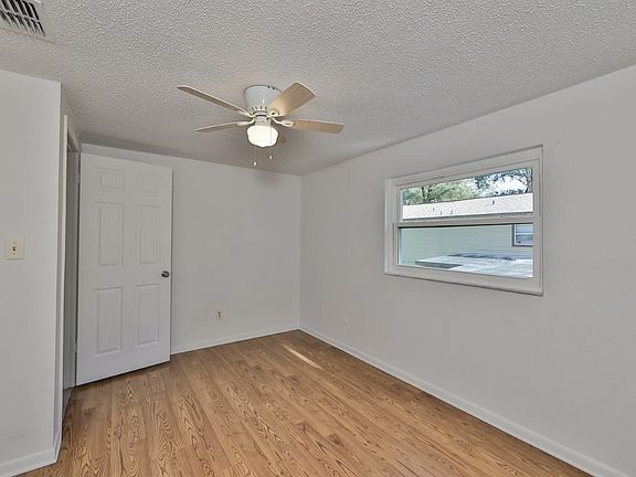 5th image of 5311 Peach Ave APT A