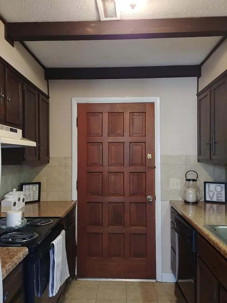 3192 Tiffany Ct — Photo 2
