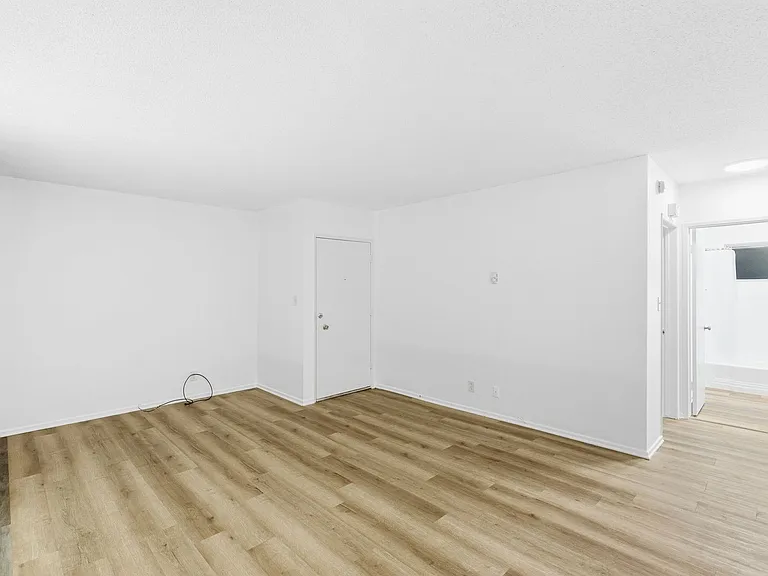 1015 S Westgate Ave — Photo 20