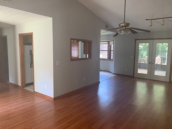 5th image of 491 Jaywood Ct