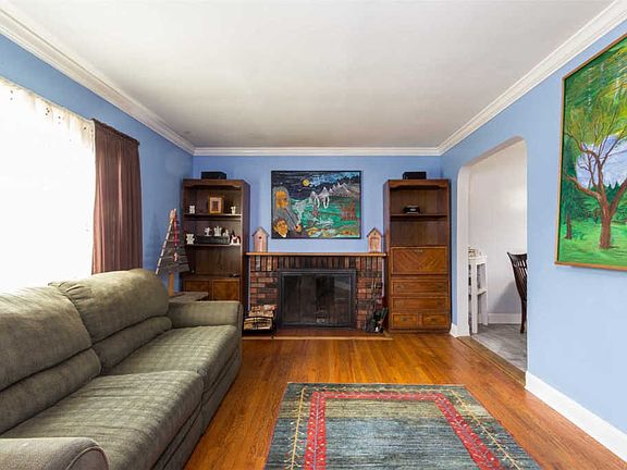 2nd image of 535 Bedell Ter