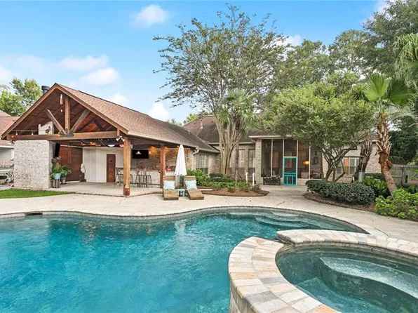 325 Sandy Brook Cir, Madisonville, LA 70447