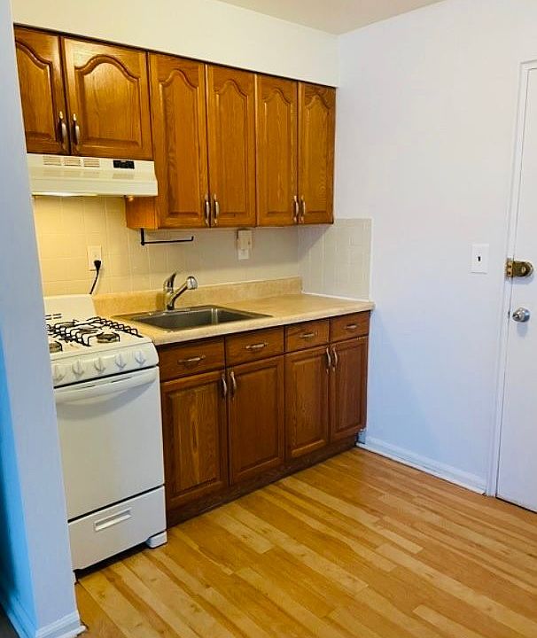2nd image of 294 W Post Rd APT 1E