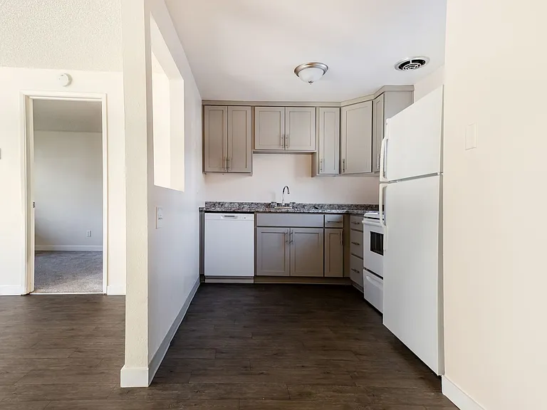 Scottsdale Park Apartments — Photo 8