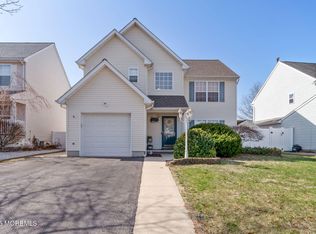 16 Lena Ct, Bayville, NJ 08721