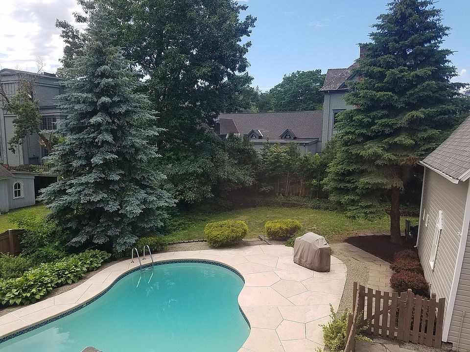 1st image of 33 Park Pl