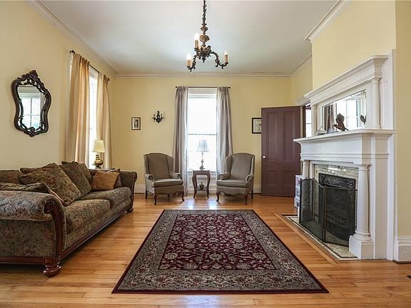 4th image of 129 Hubbell St