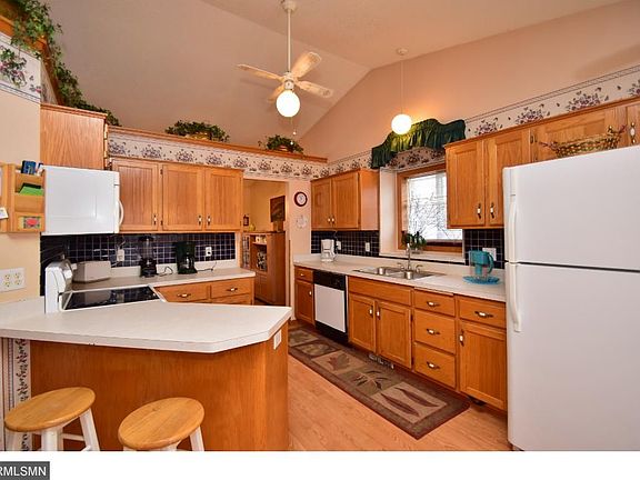 5th image of 22650 Vintage St NW
