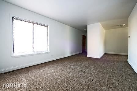 13256 S Prairie Ave Apartments Chicago Living Room_01