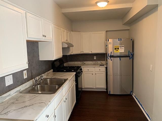 1st image of 4235 N Lawndale Ave #2
