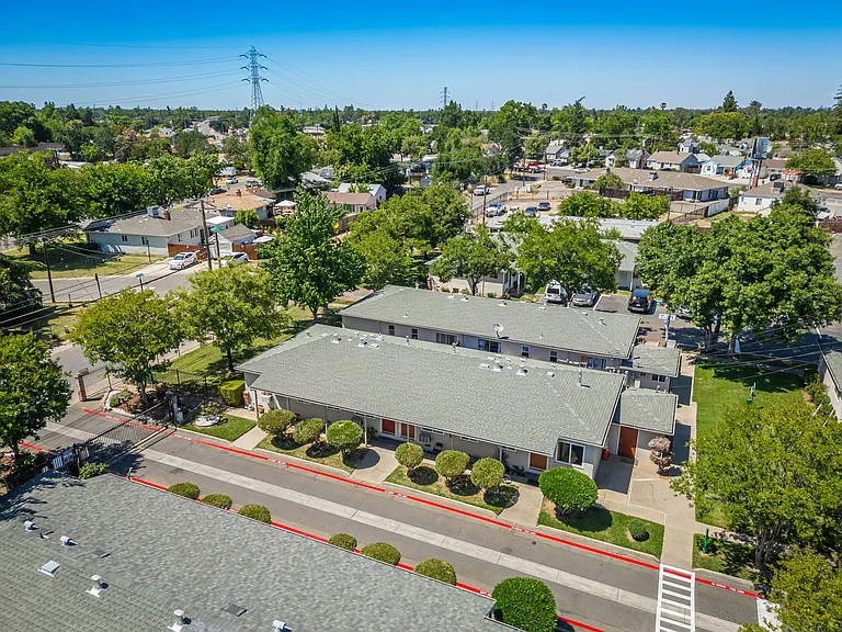 Affordable Living in the Heart of Sacramento! — Photo 19
