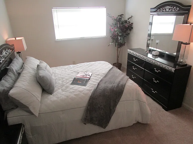 Park Towne Apartments — Photo 14