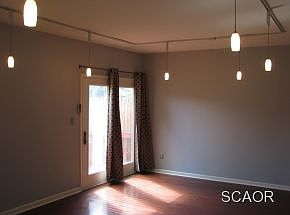 4th image of 27 Chilmark Ct #9