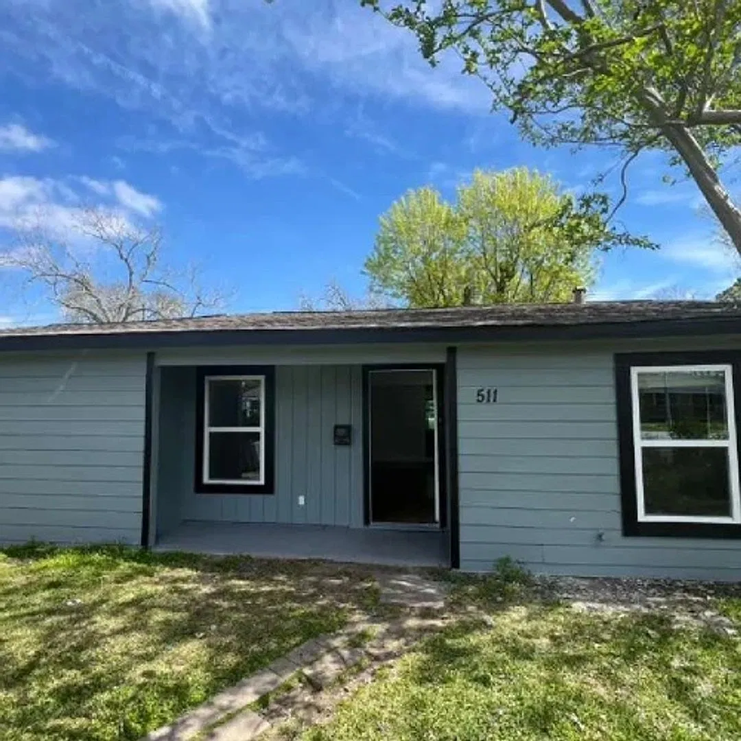 511 S Kansas St | 4 Bedrooms in La Porte | Allegiant — Photo 1