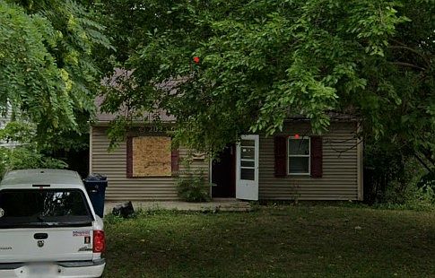 1st image of 2213 E Adams St