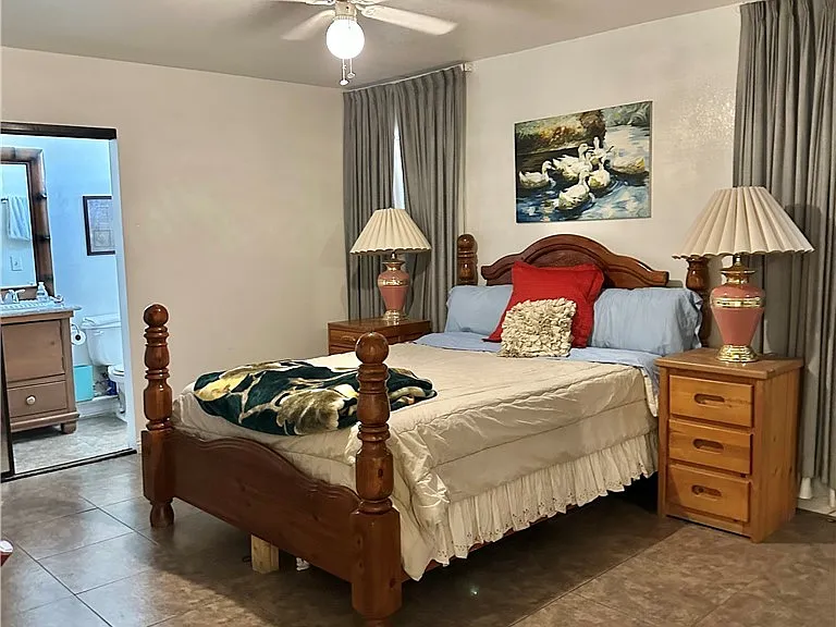4317 W Oakey Blvd — Photo 9