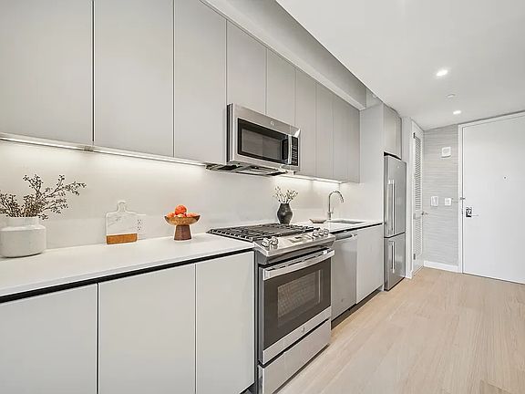4th image of 567 Fulton St #9G