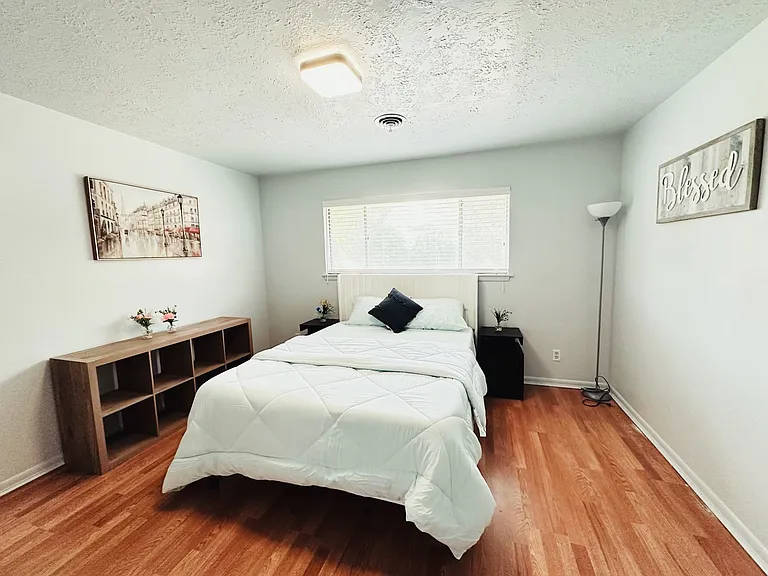 1004 Dominik Dr — Photo 21