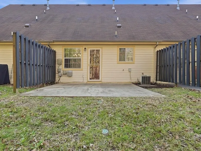 1115 Lenny Ln — Photo 18