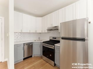 447 W Surf St APT 2, Chicago, IL 60657