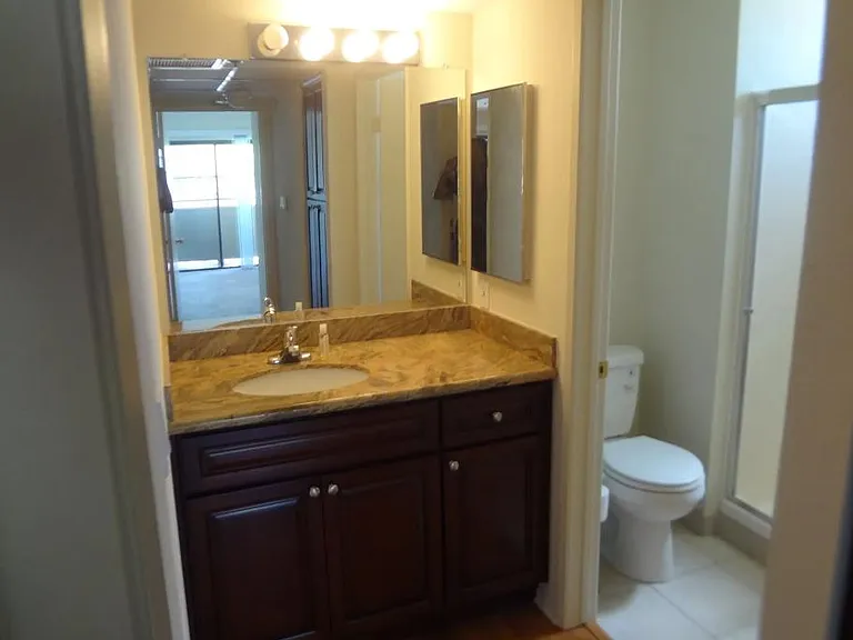 Strathmore Regency — Photo 39