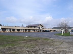1st image of 801 E Lakeshore Dr