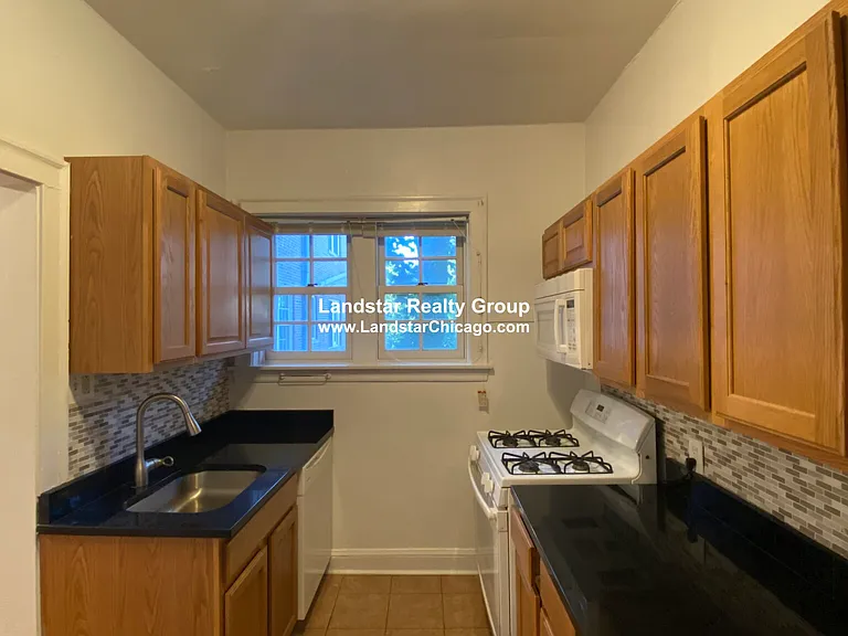 1452 Oak Ave #2N — Photo 12